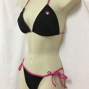 Victoria’s Secret heart cutout detail bikini